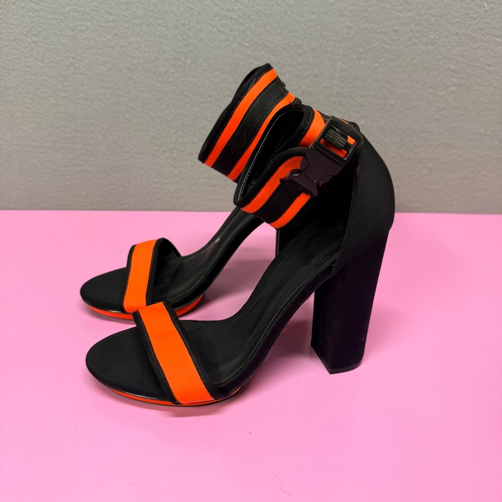 Wild Diva Lounge Neon Orange Black Buckle Ankle Strap‎ Block Heel Sandals